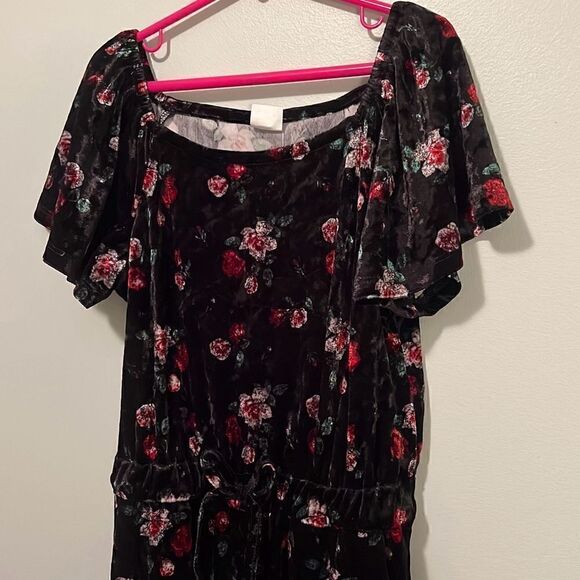 Evsie Kid's Black Floral Flutter Sleeve Waist Tie Jumpsuit Size Small 9 NWT - Picture 2 of 9